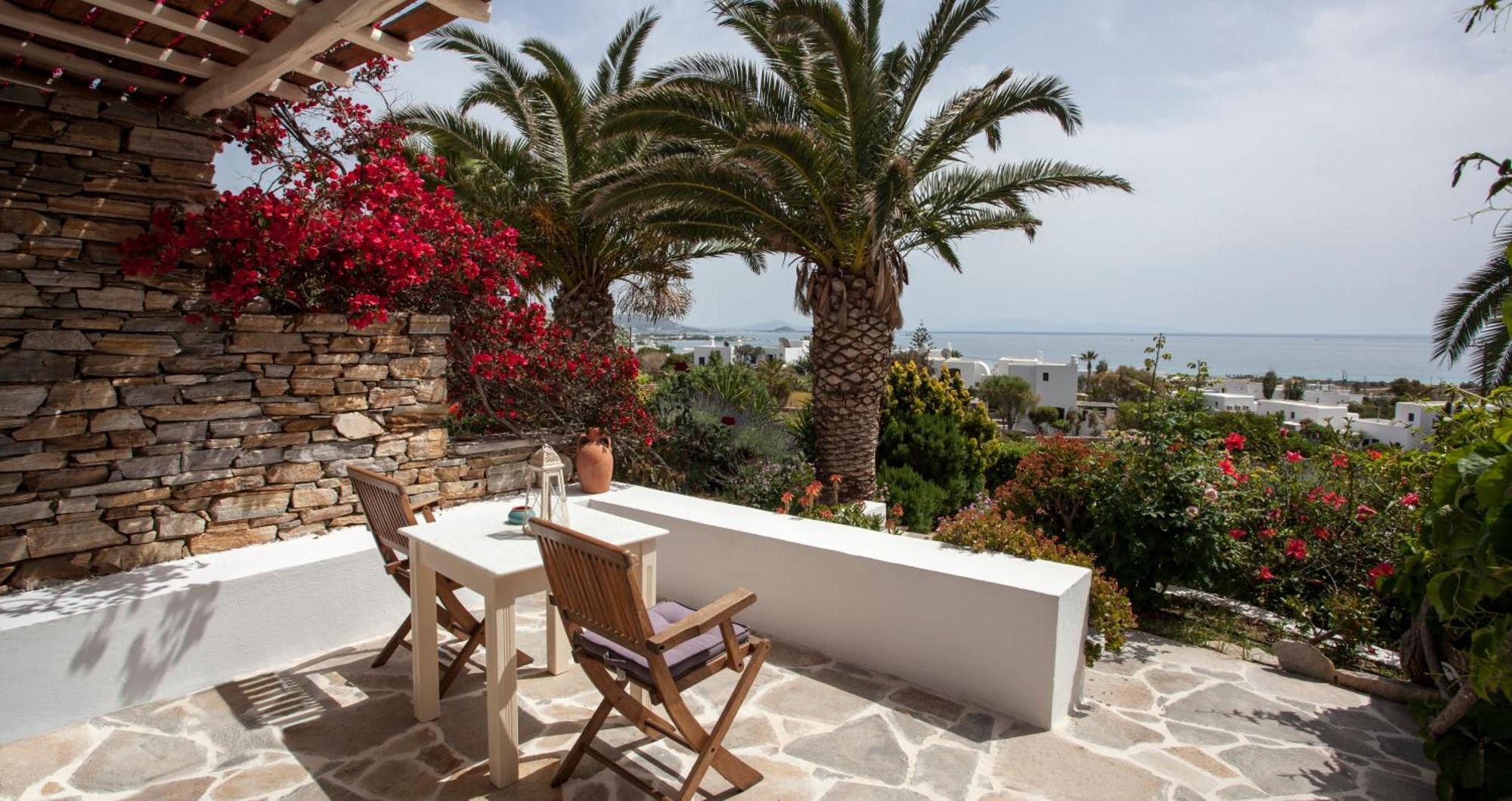 Kavos Naxos Aparthotel