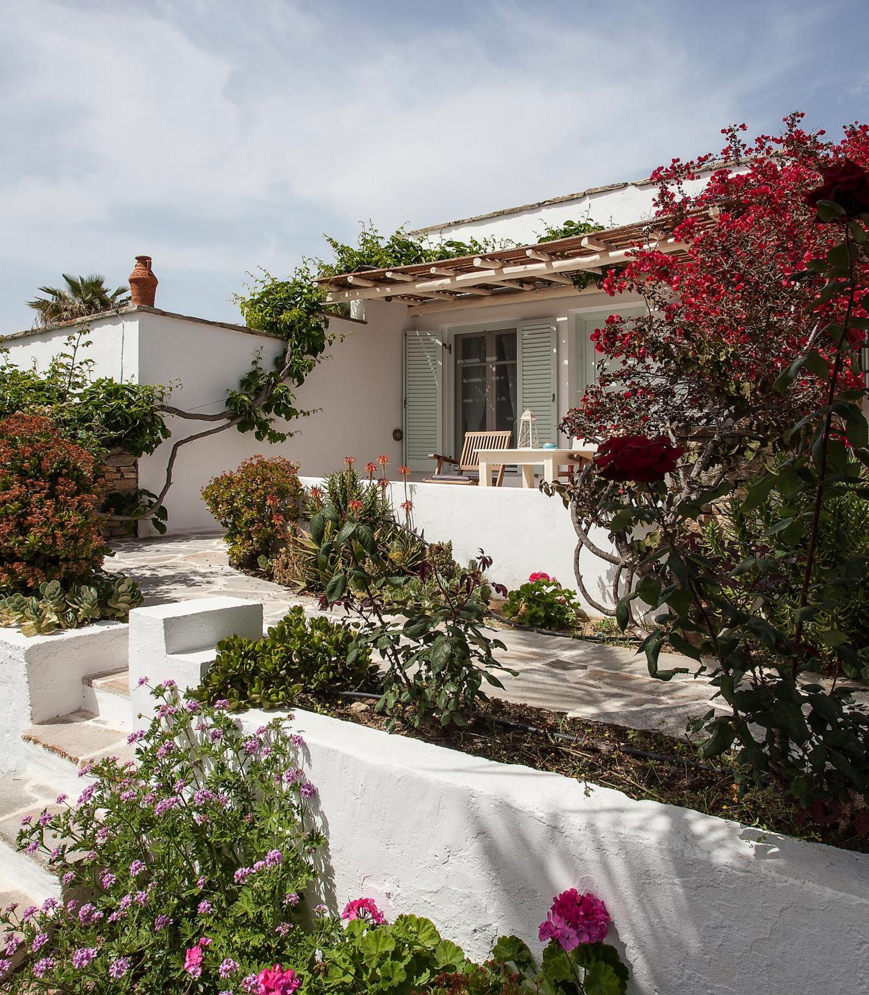 Kavos Naxos Aparthotel