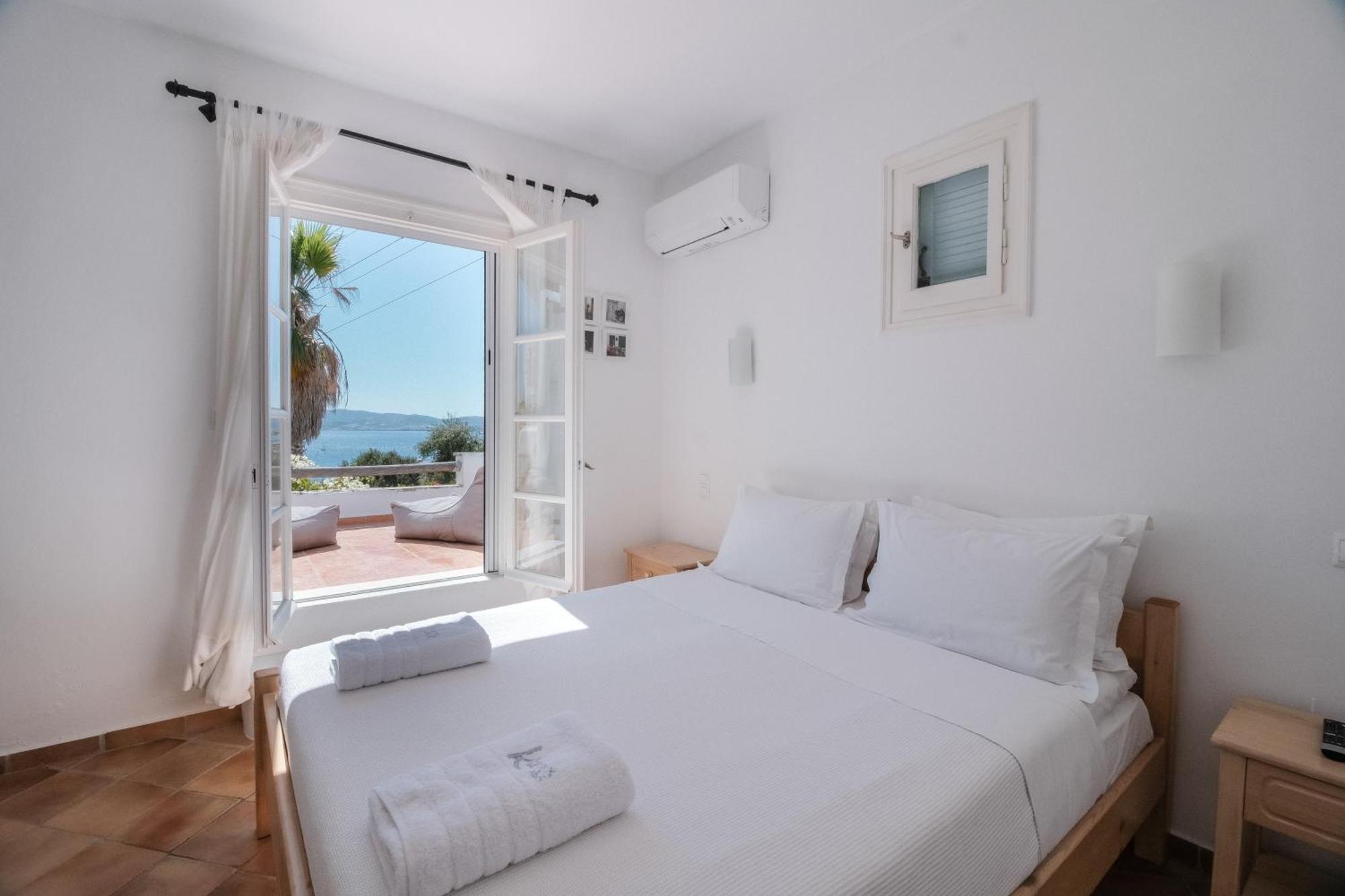 Kavos Naxos Aparthotel 3*